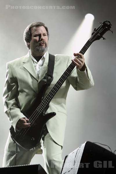 FAITH NO MORE - 2009-08-29 - SAINT CLOUD - Domaine National - Grande Scene - 